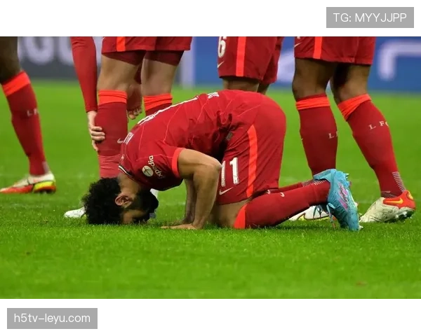 点球主罚前队友提前进区，为何不吹？规则如何界定？