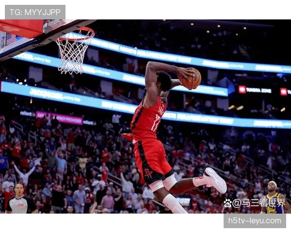 莫布里挡拆制造错位效率提升显著，助火箭内线得分爆发